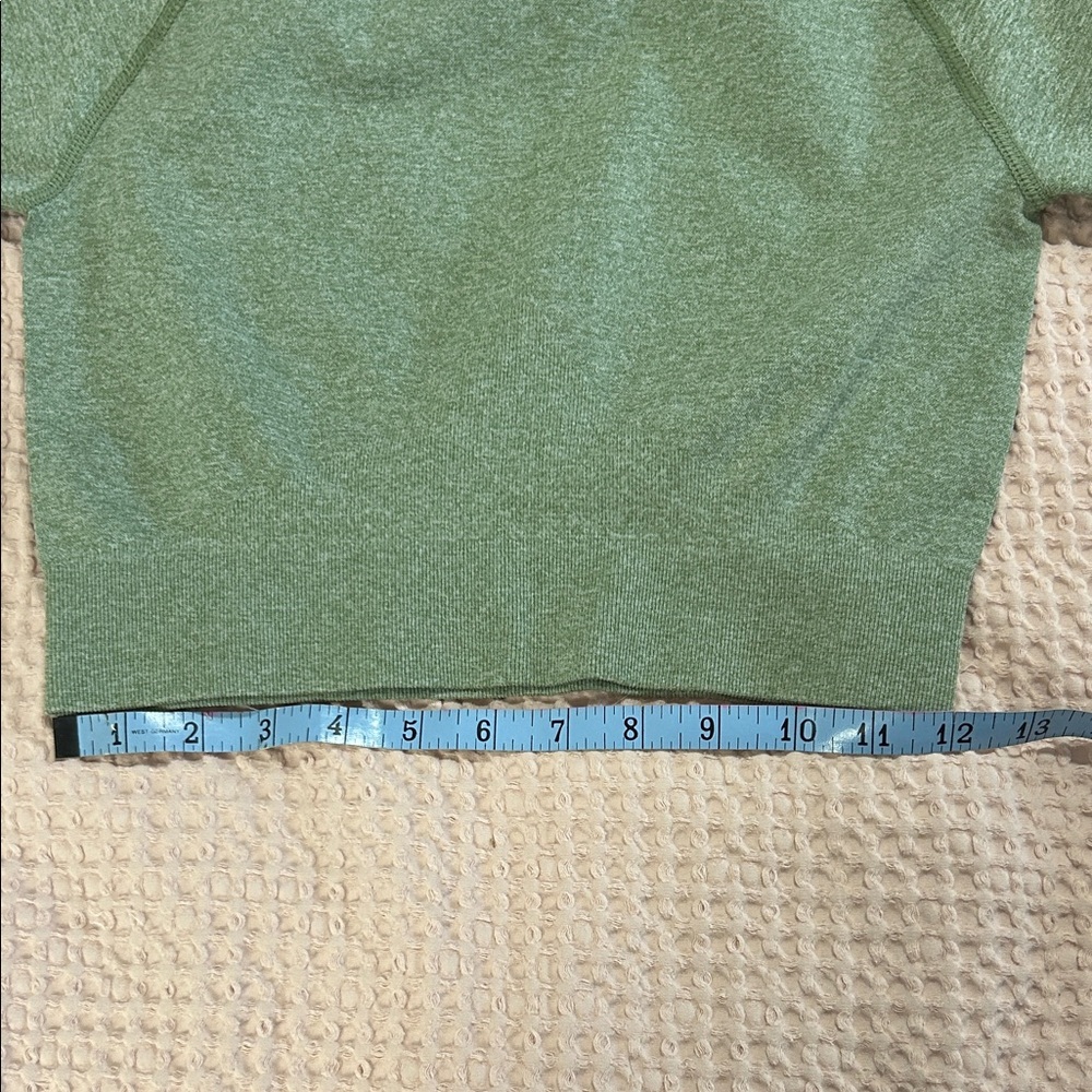 Exercise crop top - Picture 4 of 7